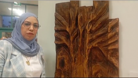 الفنانة نسرين نهار أبو الهيجا تشارك في معرض جدارية خشبية بتميز إبداعي